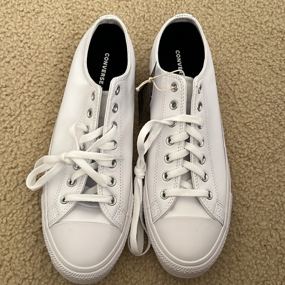 Converse All Star customized “Just Married “ “Mr.” Low top shoes - Picture 3 of 7